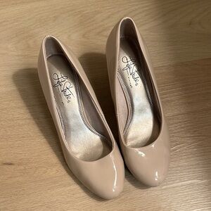 LifeStride Parigi Nude Heels 6.5W